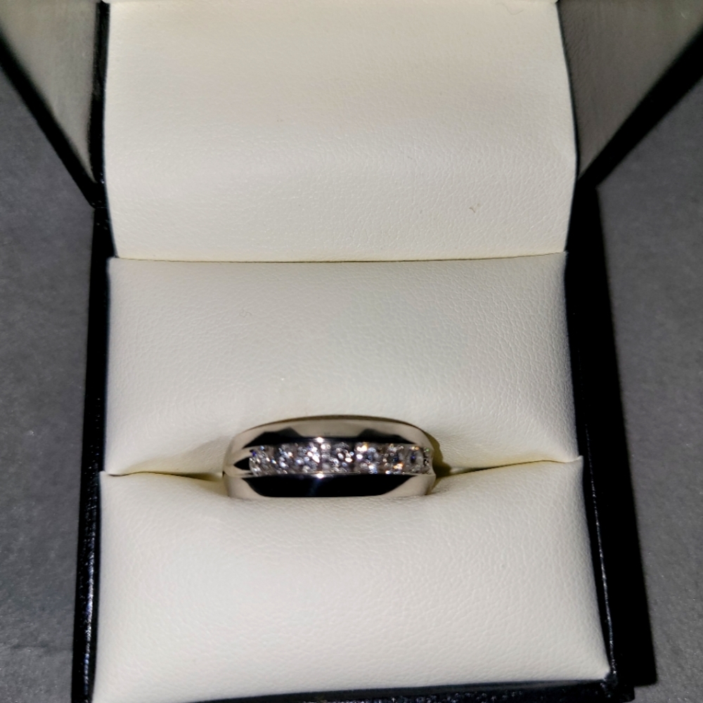 14K Gold Men's Duamond Wedding Band